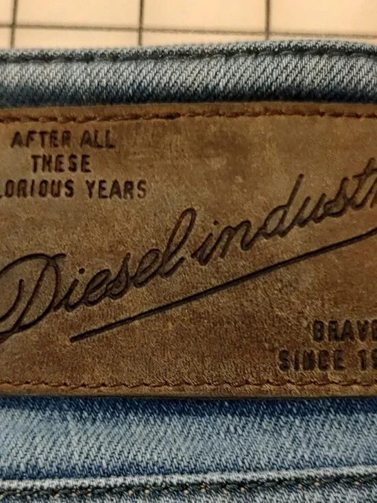 Diesel Zatiny Men's Bootcut Jeans 34X32 Wash 0072L Whisker Faded Distressed '07 - Picture 5 of 14